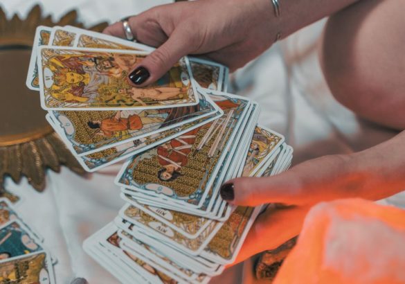 7 redenen waarom je niet in actie komt (en hoe tarot kan helpen)