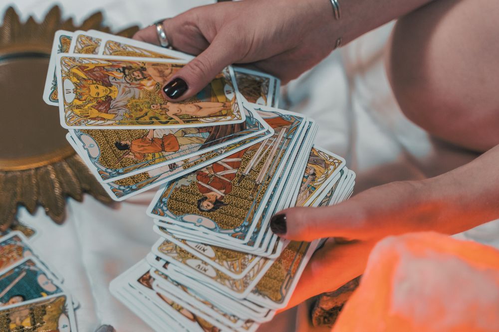 7 redenen waarom je niet in actie komt (en hoe tarot kan helpen)