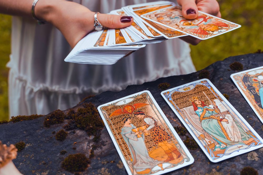 Tarot & de page van Bokalen: wat wil deze kaart jou vertellen?